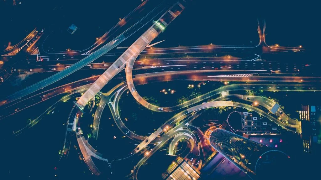 cars, highway, street-2605953.jpg